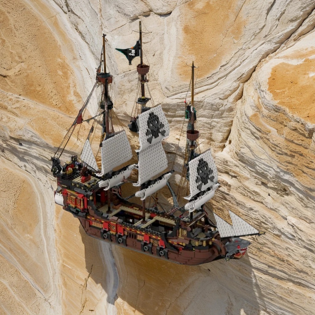 2405pcs MOC Pirates Battleship - Art Craft Christmas Ideas review and price