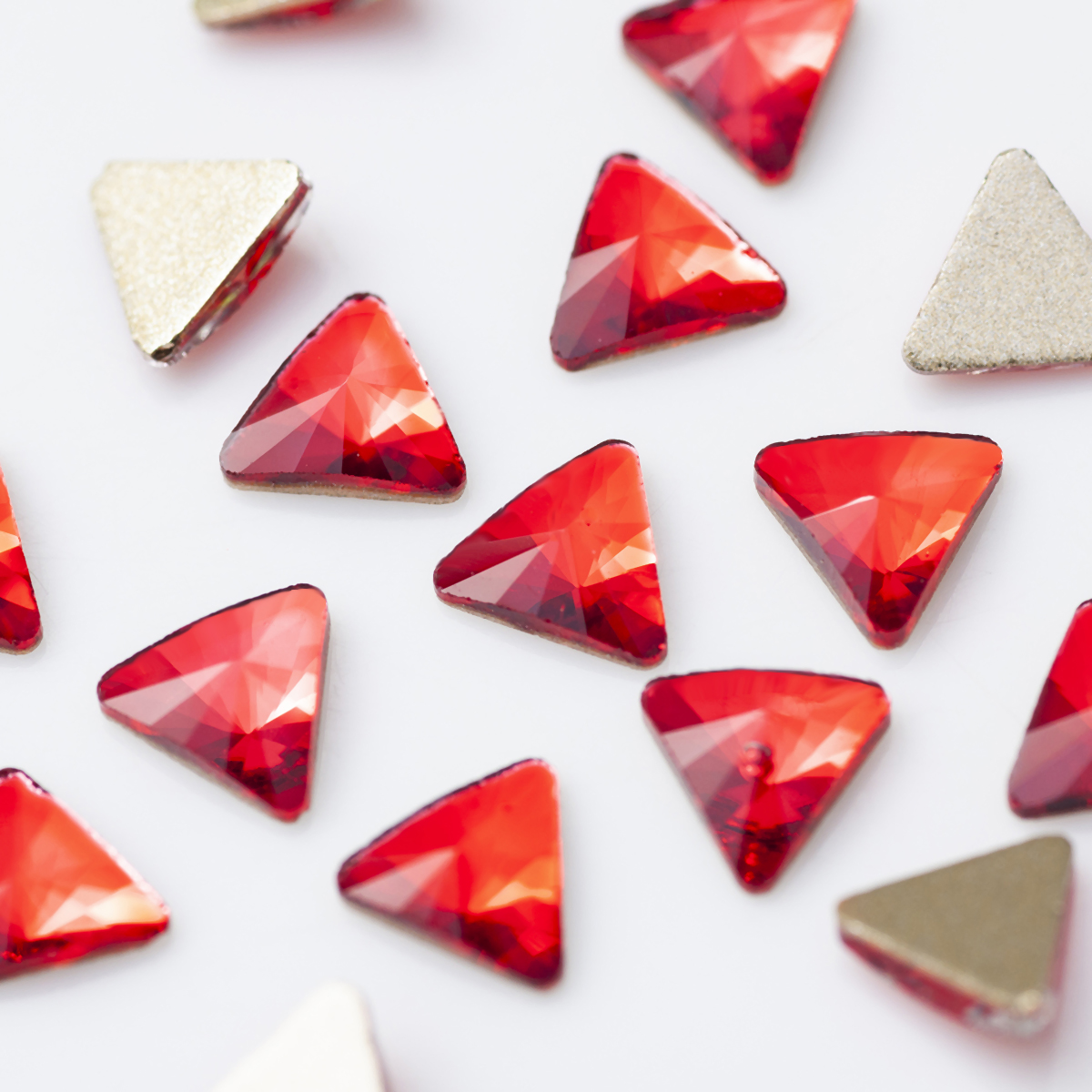 100pcs Triangles 5mm Different - Craft And Art Difference review and price
